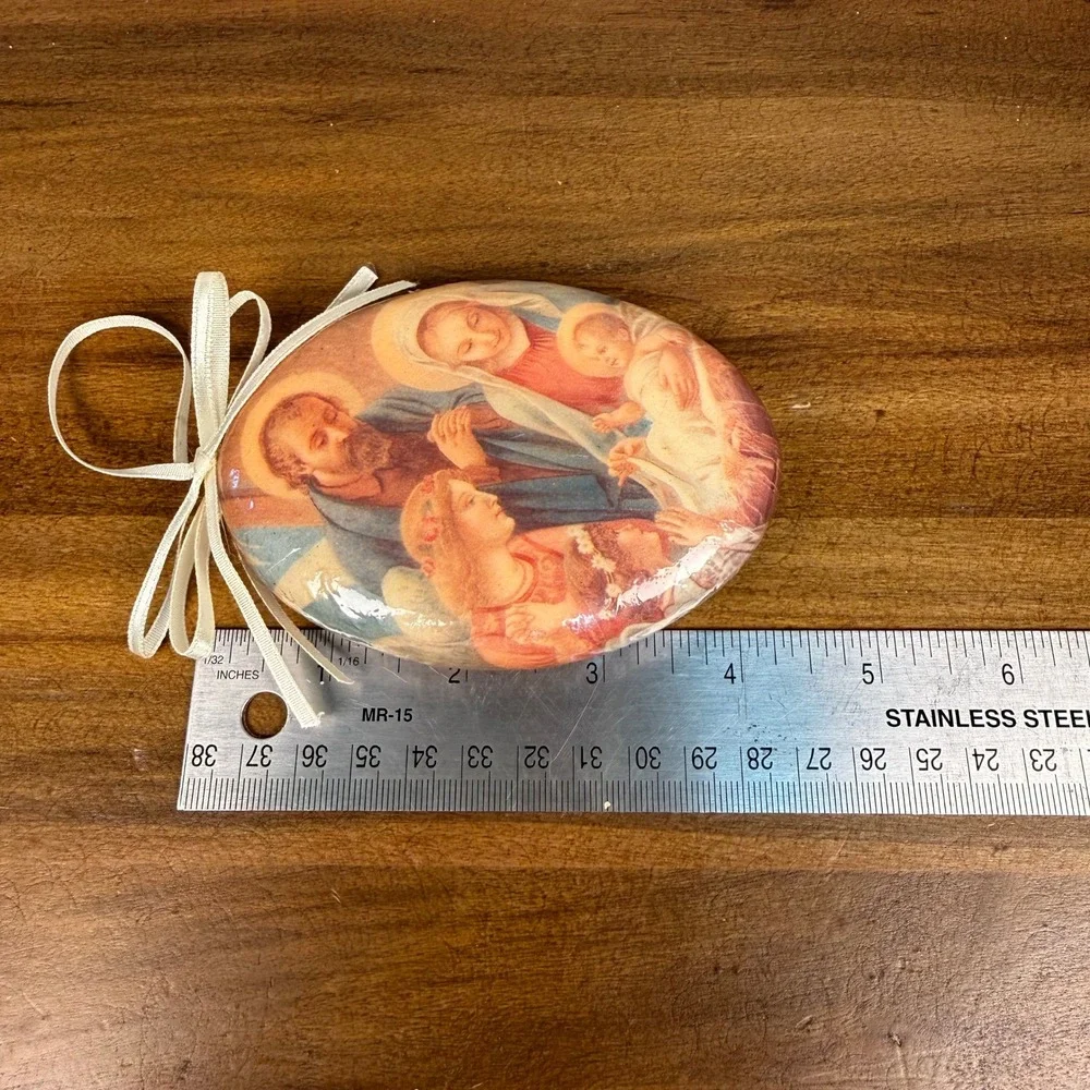 Nativity Holy‎ Family Decoupage Vintage Christmas Ornament Oval Puffed Glossy
